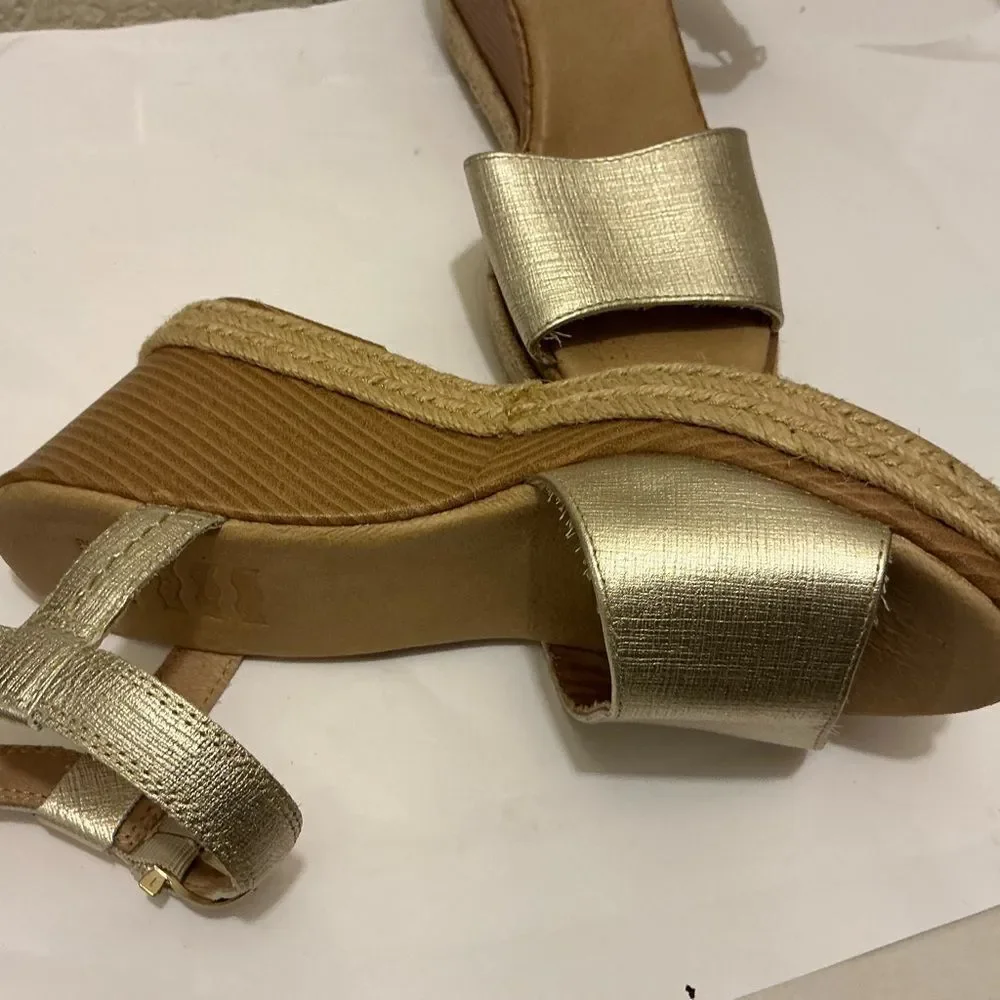 New Sperry Metallic Gold Wedge Sandals size 10